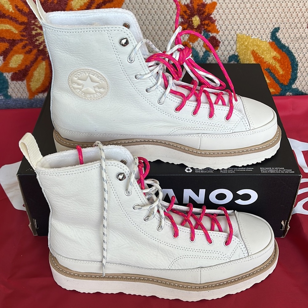 Converse 173212C
CHUCK TAYLOR CRAFTED BOOT HI
EGRET/NATURAL IVORY/PRIME PNK
WMNS - Picture 2 of 16